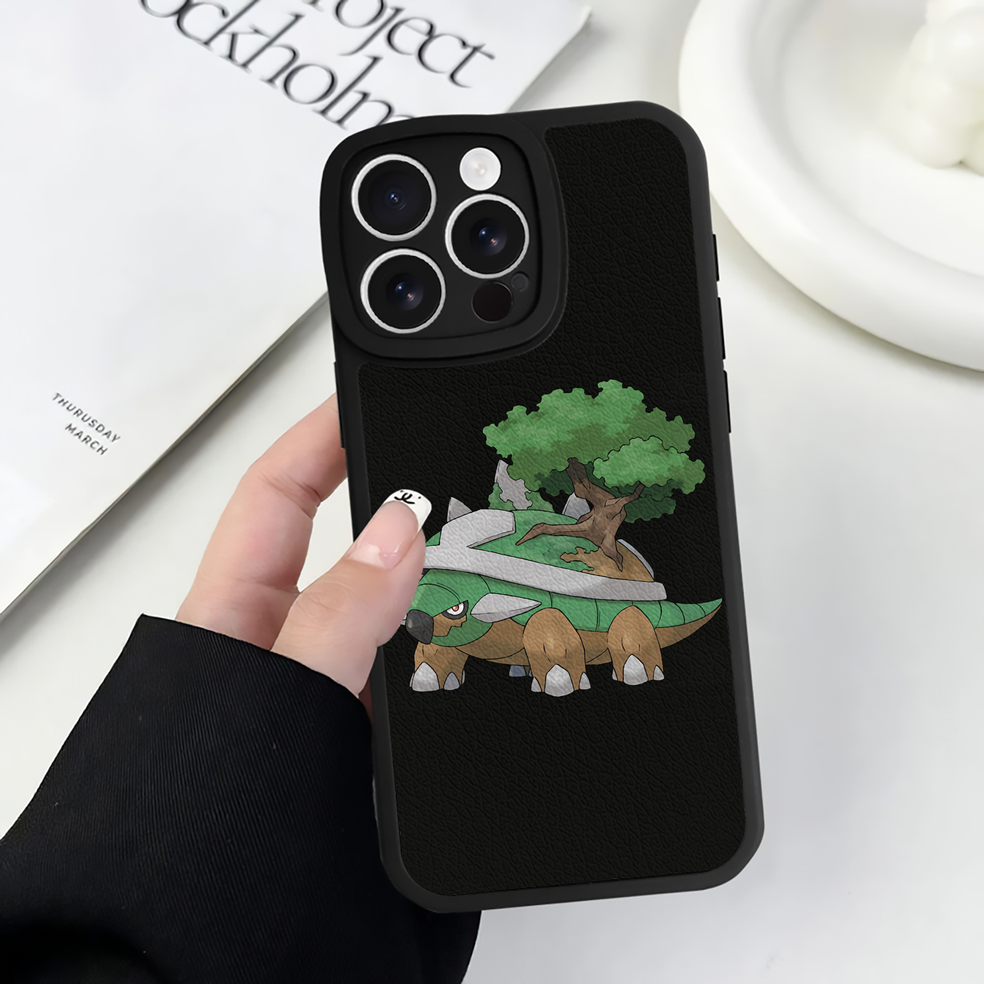 （画像用） ポケットモンスター Pokémon 【iPhone 16シリーズ対応】シリコンスマホケース（レザー調） 材質：シリコン